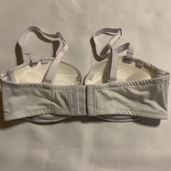 32A white bra adjustable straps to razor back - Picture 2 of 7